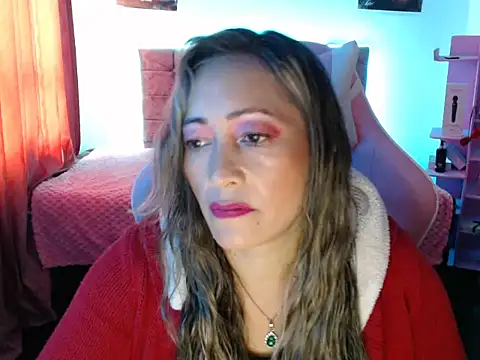 Snapshot of Melanyy_100 chatting on February 2025 07:13:01 PM Melanyy 100 online show from February 2025 07:13:01 PM