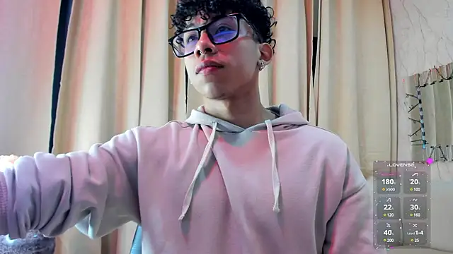 Snapshot of AkazaBoy_ chatting on January 2025 04:16:02 AM AkazaBoy online show from January 2025 04:16:02 AM