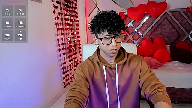 Snapshot of AkazaBoy_ chatting on February 2025 04:44:02 AM AkazaBoy online show from February 2025 04:44:02 AM