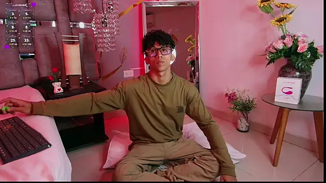 Snapshot of AkazaBoy_ chatting on February 2025 02:06:01 AM AkazaBoy online show from February 2025 02:06:01 AM