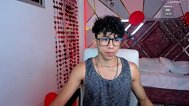 Snapshot of AkazaBoy_ chatting on February 2025 04:52:01 AM AkazaBoy online show from February 2025 04:52:01 AM