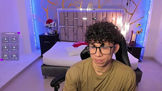 Snapshot of AkazaBoy_ chatting on March 2025 04:29:02 AM AkazaBoy online show from March 2025 04:29:02 AM