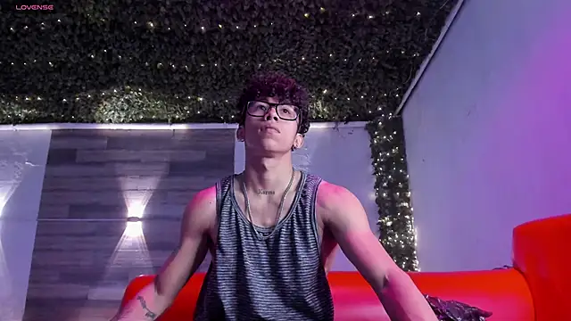 Snapshot of AkazaBoy_ chatting on March 2025 04:35:01 AM AkazaBoy online show from March 2025 04:35:01 AM