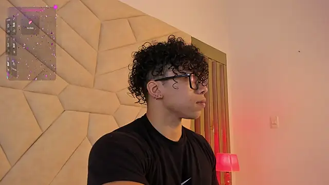 Snapshot of AkazaBoy_ chatting on November 2025 04:46:01 AM AkazaBoy online show from November 2025 04:46:01 AM