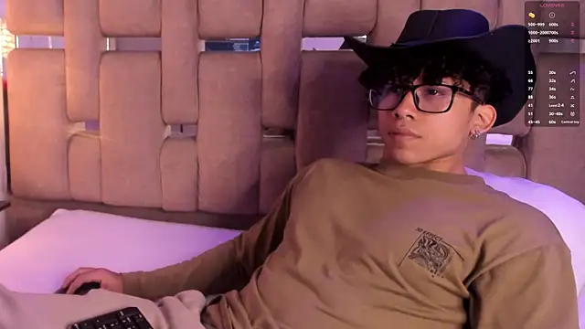 Snapshot of AkazaBoy_ chatting on November 2025 04:39:02 AM AkazaBoy online show from November 2025 04:39:02 AM