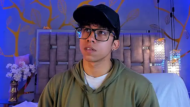 Snapshot of AkazaBoy_ chatting on December 2025 04:18:02 AM AkazaBoy online show from December 2025 04:18:02 AM