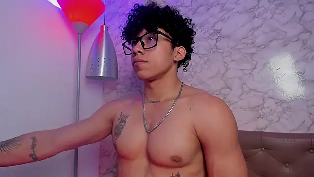 AkazaBoy  online show from January 2026 06:26:02 AM