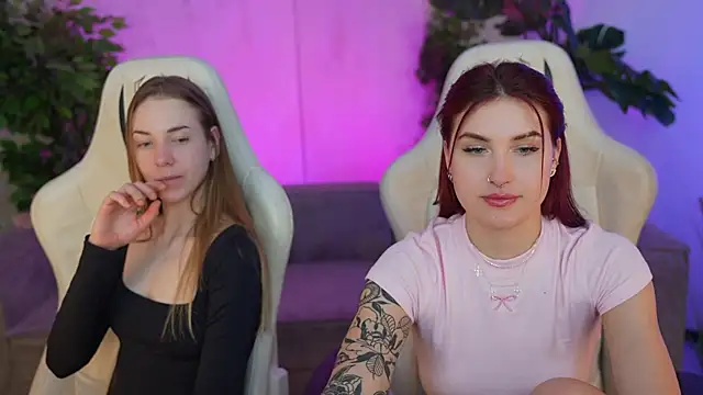 Magnetic Mia  online show from March 2025 05:54:01 AM