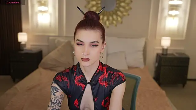 Magnetic Mia  online show from May 2026 11:22:02 PM