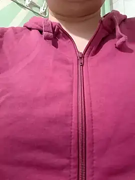 Snapshot of AalinnaK chatting on January 2025 11:09:01 PM AalinnaK online show from January 2025 11:09:01 PM