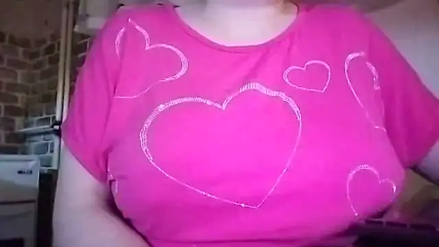 Snapshot of AalinnaK chatting on November 2025 06:19:01 PM AalinnaK online show from November 2025 06:19:01 PM