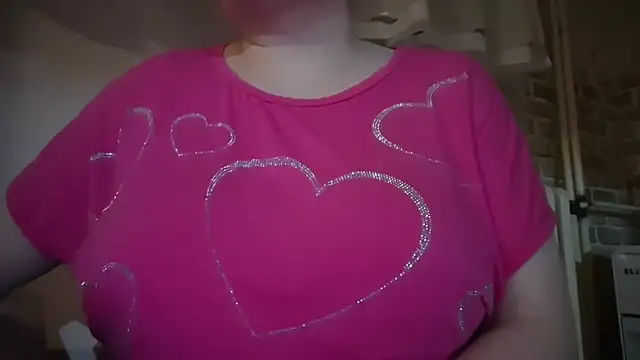 Snapshot of AalinnaK chatting on November 2025 04:00:01 PM AalinnaK online show from November 2025 04:00:01 PM