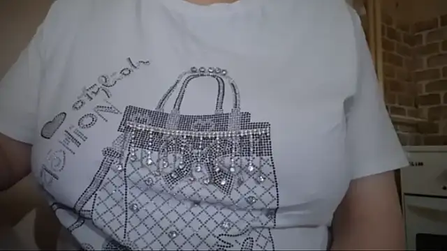 AalinnaK online show from January 2026 01:05:02 PM