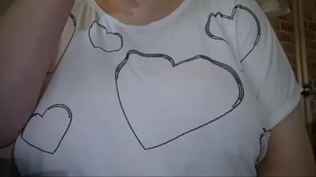 AalinnaK online show from January 2026 12:21:01 PM