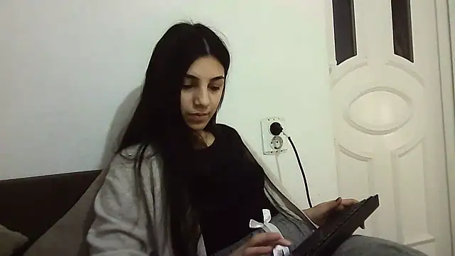 Ahotkittyxxx online show from January 2025 12:52:01 PM