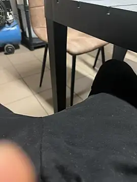 daubine46 online show from April 2026 01:41:01 PM