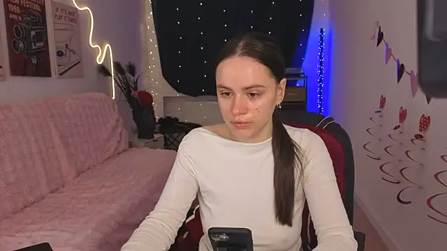 Emillias online show from February 2026 08:16:02 AM