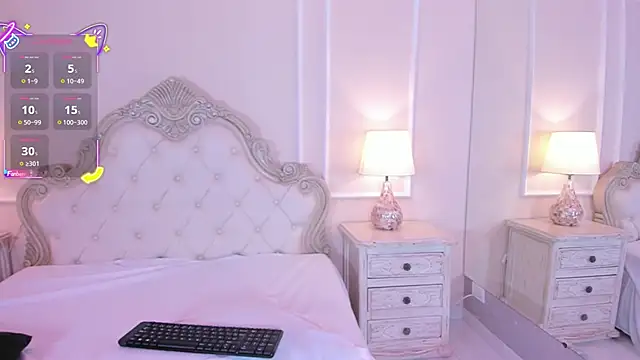 Snapshot of SamanthaPierce chatting on October 2025 12:06:01 PM SamanthaPierce online show from October 2025 12:06:01 PM