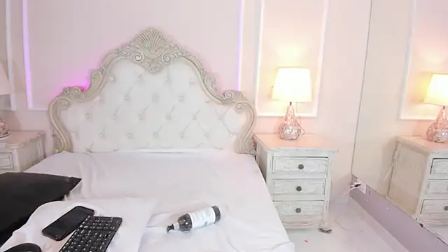 Snapshot of SamanthaPierce chatting on November 2025 12:49:01 PM SamanthaPierce online show from November 2025 12:49:01 PM