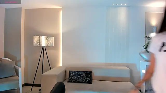 TaraLawrence online show from October 2025 04:53:02 AM