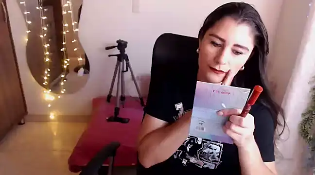 LUCY LI online show from January 2025 06:49:01 PM