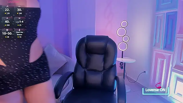 MaddisonLowe online show from November 2025 05:43:01 AM