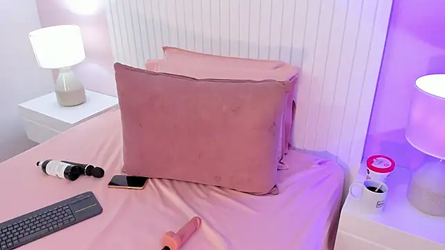 Snapshot of francesca_storm chatting on December 2024 04:09:01 AM francesca storm online show from December 2024 04:09:01 AM