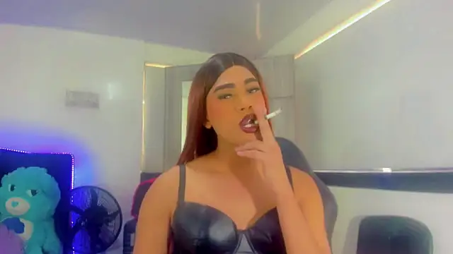 Hellen moons   online show from September 2025 06:33:02 PM