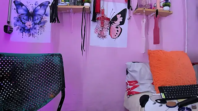 daphneandrade online show from February 2025 01:09:02 PM