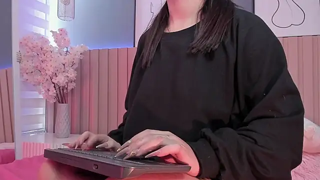 Megan mooree  online show from February 2025 03:41:02 PM