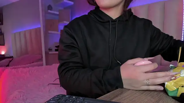 Megan mooree  online show from March 2025 11:55:01 AM