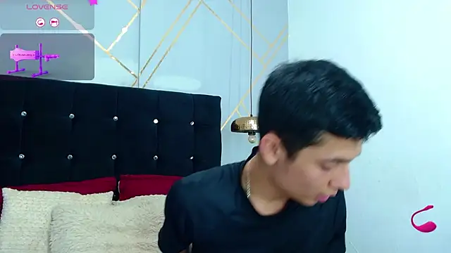 Oliver king sex online show from February 2025 06:56:01 PM