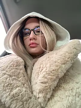 Holly Molii online show from January 2025 05:13:02 AM