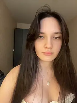 Holly Molii online show from June 2026 12:42:01 PM
