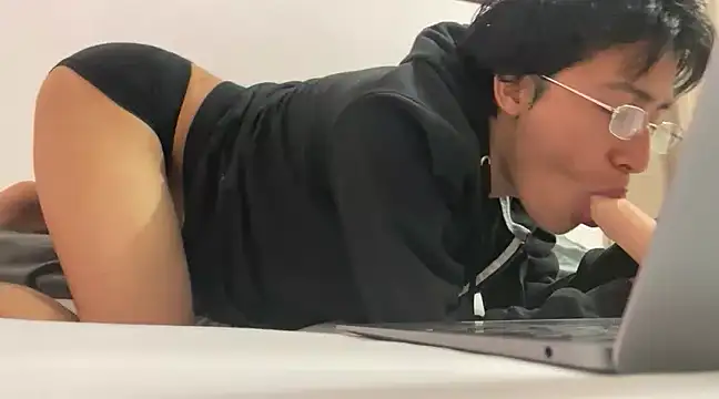 Akaerizz online show from December 2024 06:15:02 AM