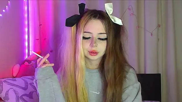 suemeow online show from March 2025 04:43:01 AM