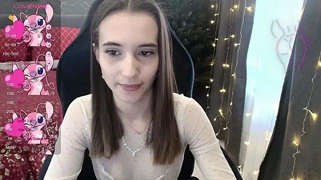 Alice Weiss online show from November 2025 08:25:02 AM