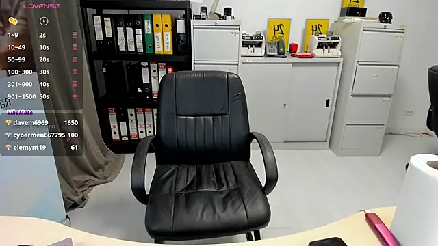 Snapshot of kilenyapatrice chatting on December 2024 05:54:02 PM kilenyapatrice online show from December 2024 05:54:02 PM