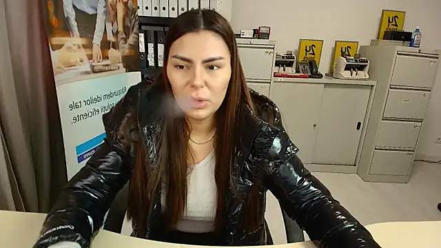 Snapshot of kilenyapatrice chatting on February 2025 11:02:01 AM kilenyapatrice online show from February 2025 11:02:01 AM