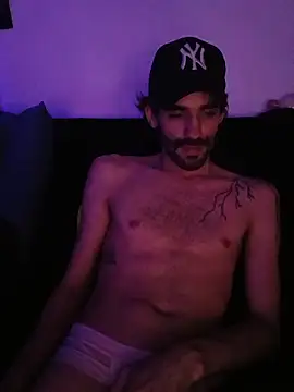 Snapshot of johngil0995 chatting on November 2025 11:31:02 AM johngil0995 online show from November 2025 11:31:02 AM