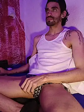 Snapshot of johngil0995 chatting on November 2025 08:58:01 AM johngil0995 online show from November 2025 08:58:01 AM