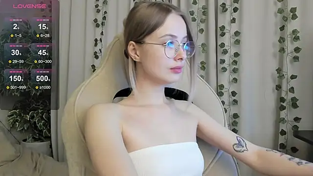 Snapshot of mell_milles chatting on October 2025 03:13:01 PM mell milles online show from October 2025 03:13:01 PM