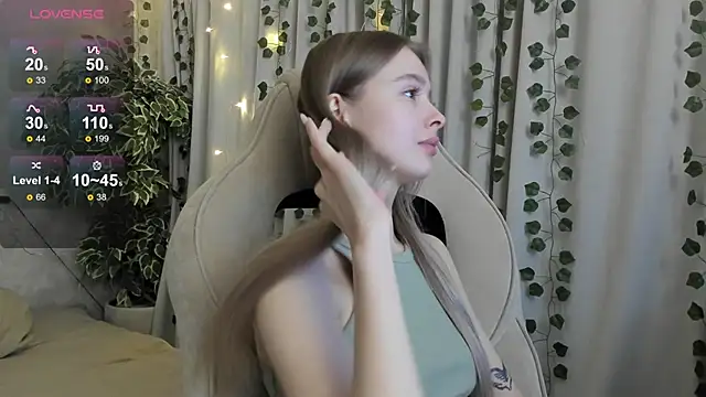 Snapshot of mell_milles chatting on December 2025 01:49:01 PM mell milles online show from December 2025 01:49:01 PM