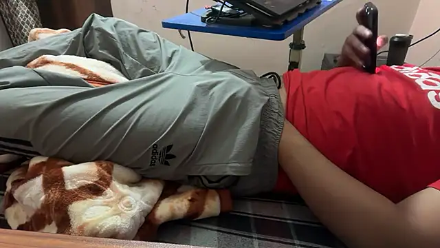 Snapshot of sexyboy09 chatting on October 2025 06:43:02 AM sexyboy09 online show from October 2025 06:43:02 AM