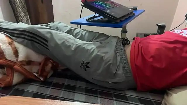 Snapshot of sexyboy09 chatting on October 2025 12:19:02 PM sexyboy09 online show from October 2025 12:19:02 PM