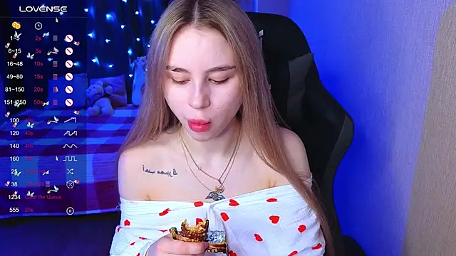 Snapshot of doll_barbieee chatting on December 2024 12:38:01 PM doll barbieee online show from December 2024 12:38:01 PM