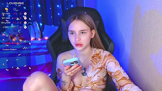 Snapshot of doll_barbieee chatting on December 2024 02:20:02 AM doll barbieee online show from December 2024 02:20:02 AM