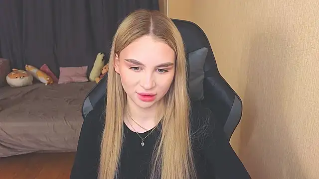 Snapshot of doll_barbieee chatting on December 2024 06:17:02 PM doll barbieee online show from December 2024 06:17:02 PM