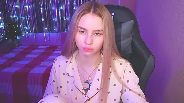 Snapshot of doll_barbieee chatting on December 2024 01:26:01 AM doll barbieee online show from December 2024 01:26:01 AM