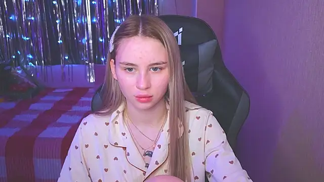 Snapshot of doll_barbieee chatting on December 2024 09:53:02 AM doll barbieee online show from December 2024 09:53:02 AM